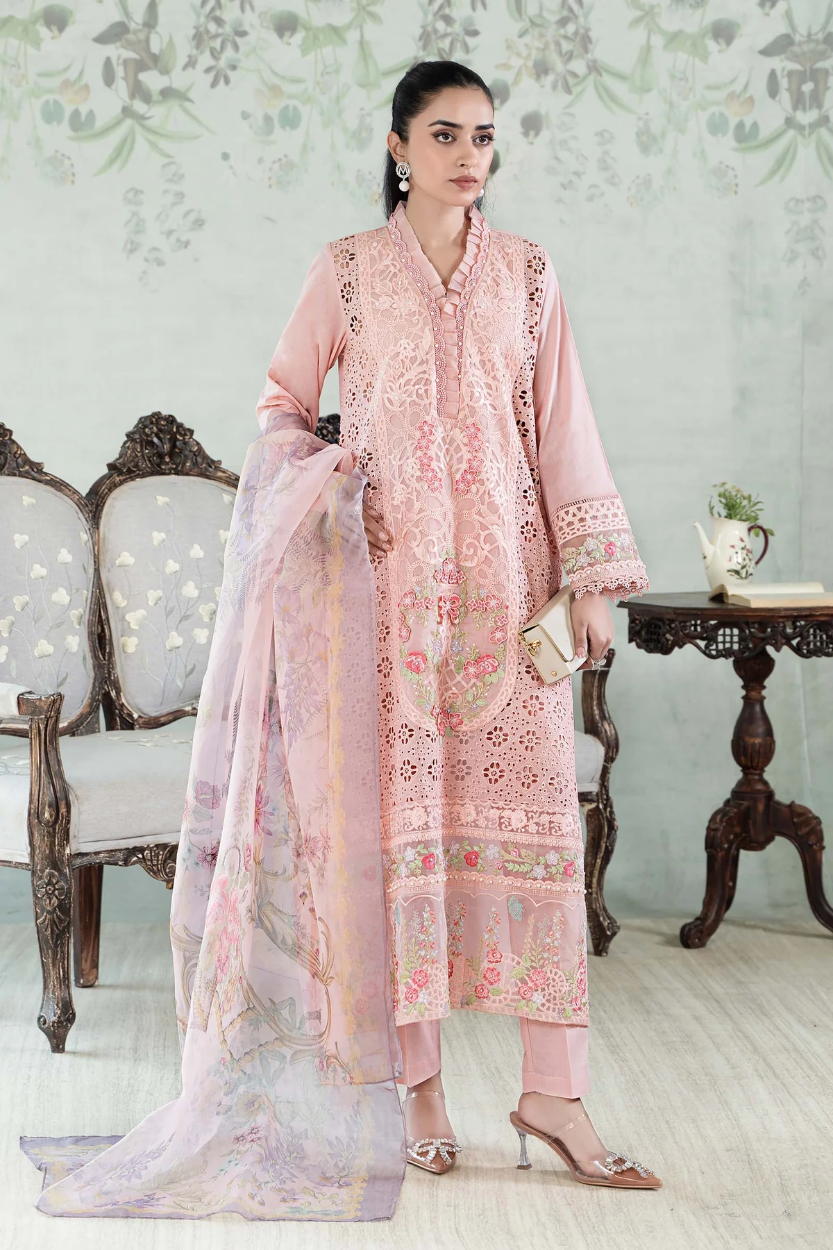 Pakistani Suits Online`